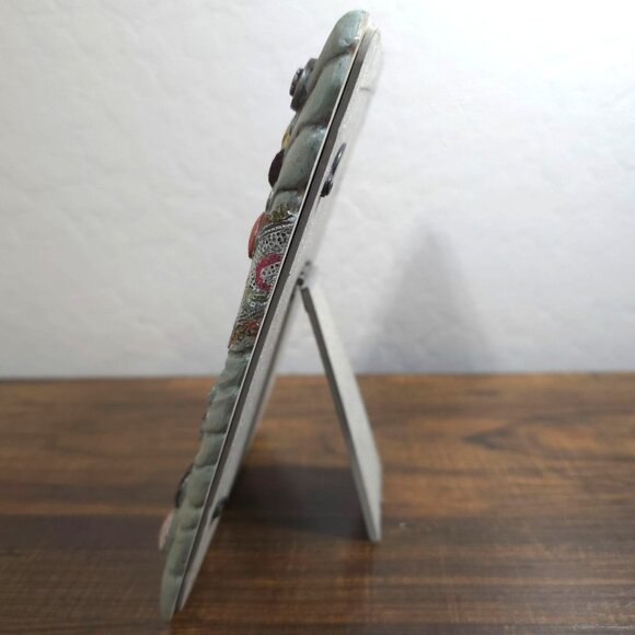 Sewing-Themed Resin Frame 4"x6" 3D Decorative Buttons Scissors Thread Spool - Picture 5 of 8